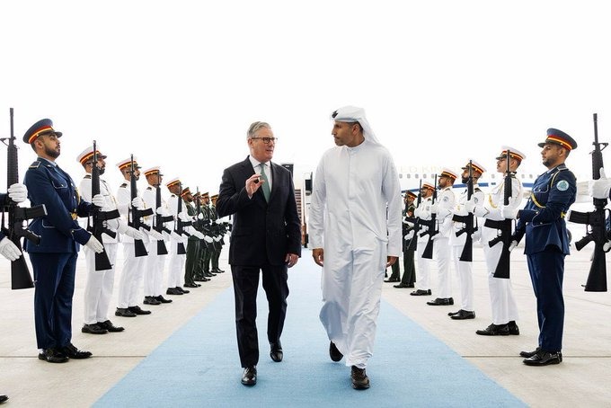 Keir Starmer and Khaldoon Khalifa Al Mubarak (Emirati media)