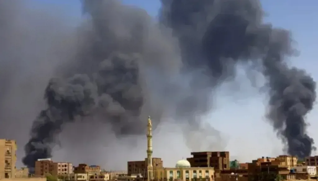 السودان... غارات بمسيّرات على محطة كهرباء ومصنع أسلحة ‏ومصفاة نفط قرب الخرطوم ‏