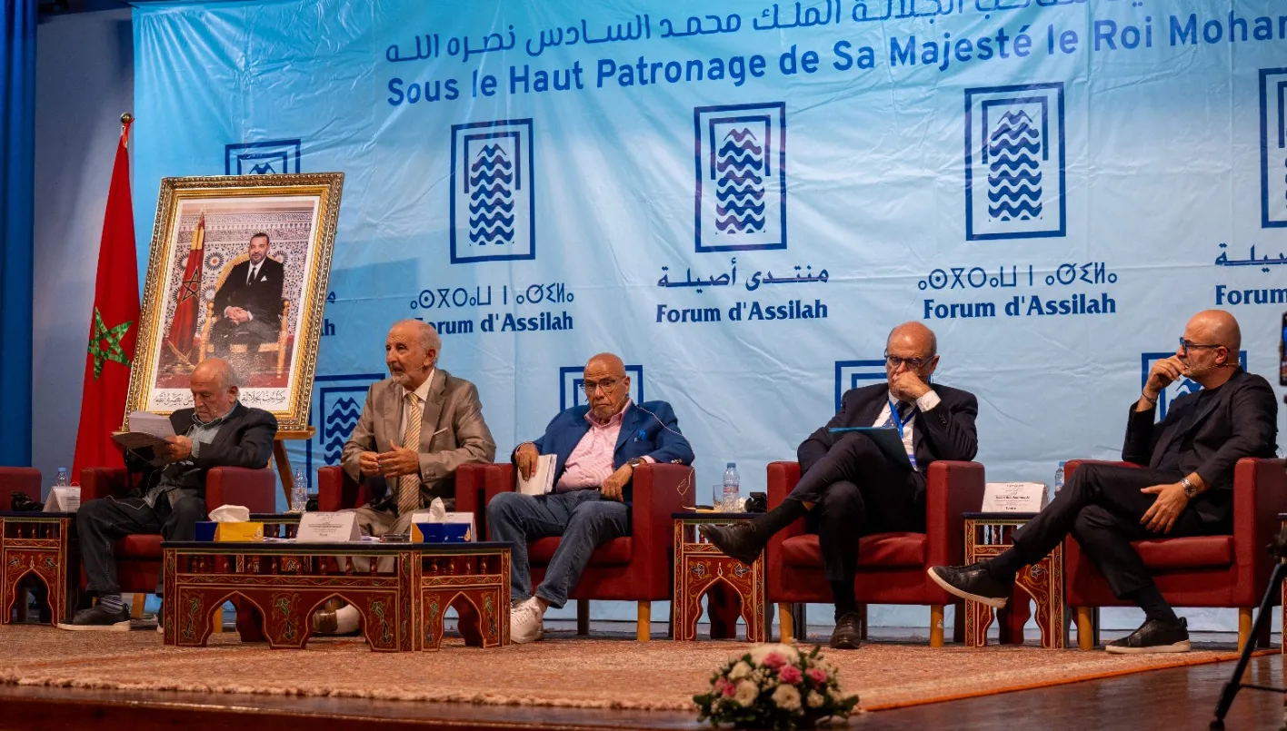 في "أصيلة"... مشاركون يحاكمون الحاضر ويتوجّسون من المستقبل