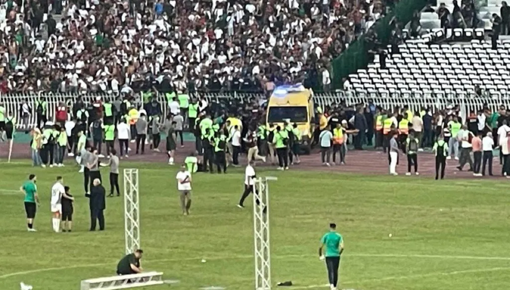 احتفالات مولودية الجزائر بلقب الدوري تتحول لأحزان بعد حادث مأساوي