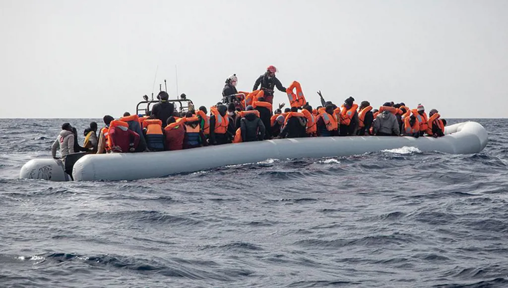 البحر المتوسط مقبرة مهاجرين من سواحل ليبيا: منظومة ابتزاز تقودها مافيات والمتورطون كثر