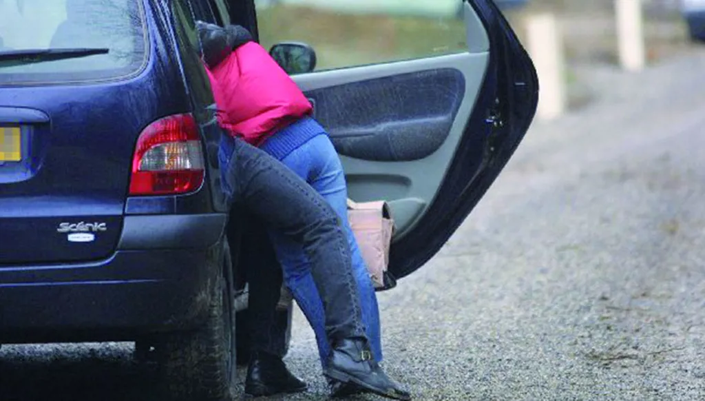 مصر... عطل سيارة ينقذ طفلًا من الاختطاف! (فيديو)