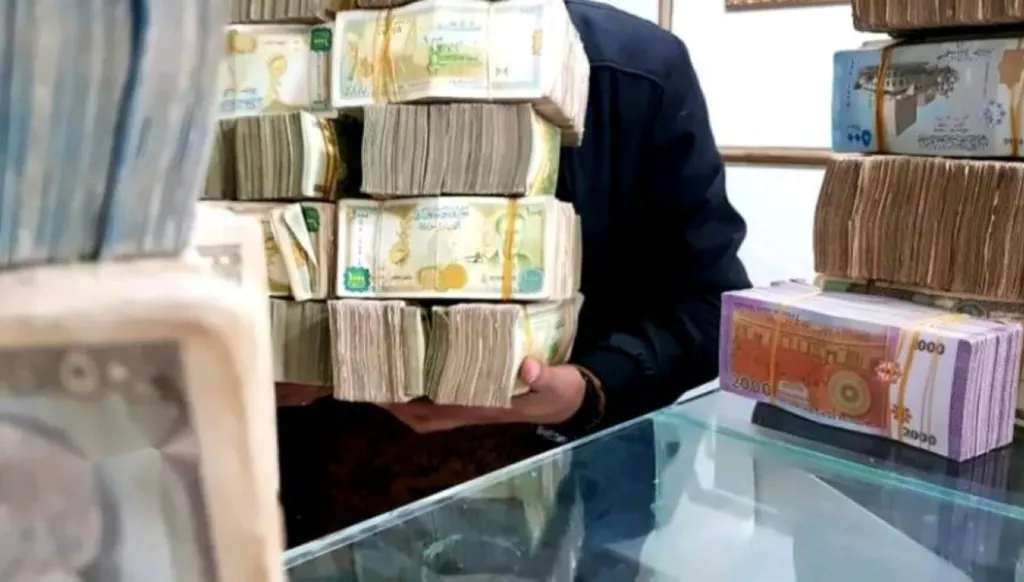الحكومة الموقّتة في سوريا تعتزم رفع رواتب القطاع العام 400% الشهر المقبل