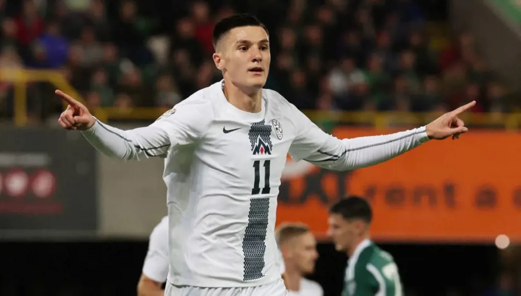 سيسكو يقتحم القائمة... أغلى 10 صفقات في تاريخ مانشستر يونايتد