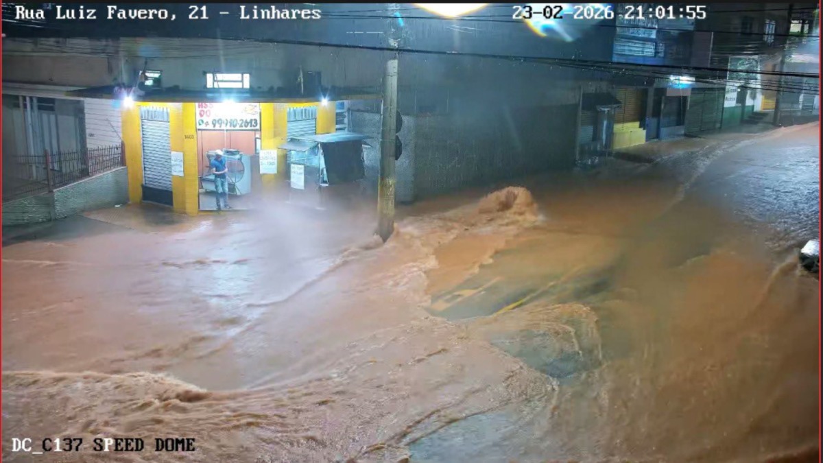 سيول وفيضانات في جويز دي فورا (إكس)