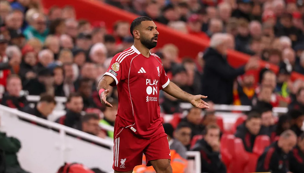 محمد صلاح... الوردة القرمزية يهاجمها النحل