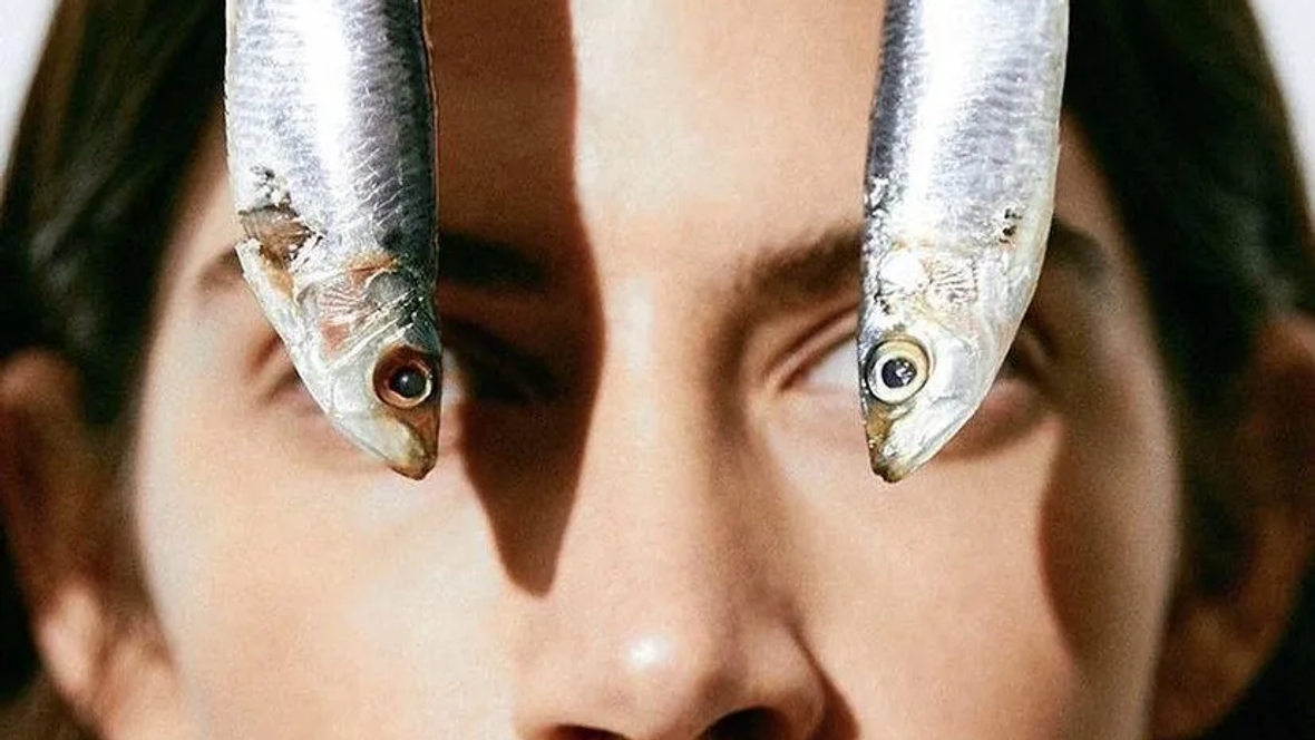 السردين للعناية بالبشرة (إنستغرام: caviarboutique).