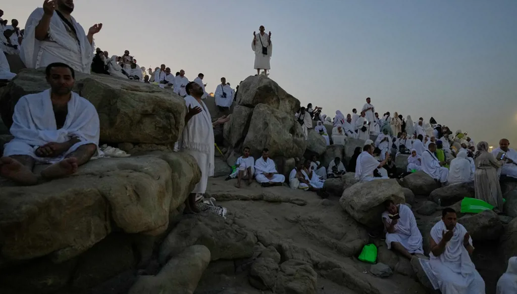 Des millions de musulmans se rassemblent sur le mont Arafat avant l'Aïd al-Adha