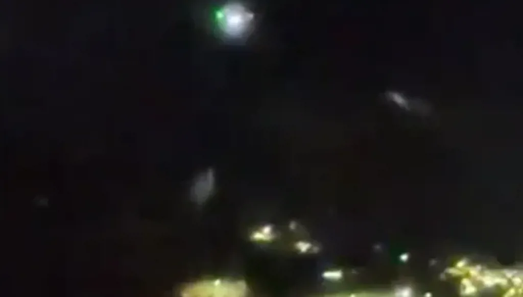 ظاهرة غريبة في سماء الولايات المتحدة... وترامب: أسقطوها فوراً