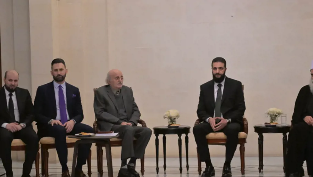 "فيتو" على جوزف عون أم بدأت المساومة؟ الشرع وجنبلاط: رسم جديد مع سوريا الجديدة