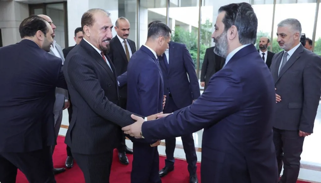 العراق يعلن دعم الإدارة السورية لمطالبه بشأن حماية الحدود