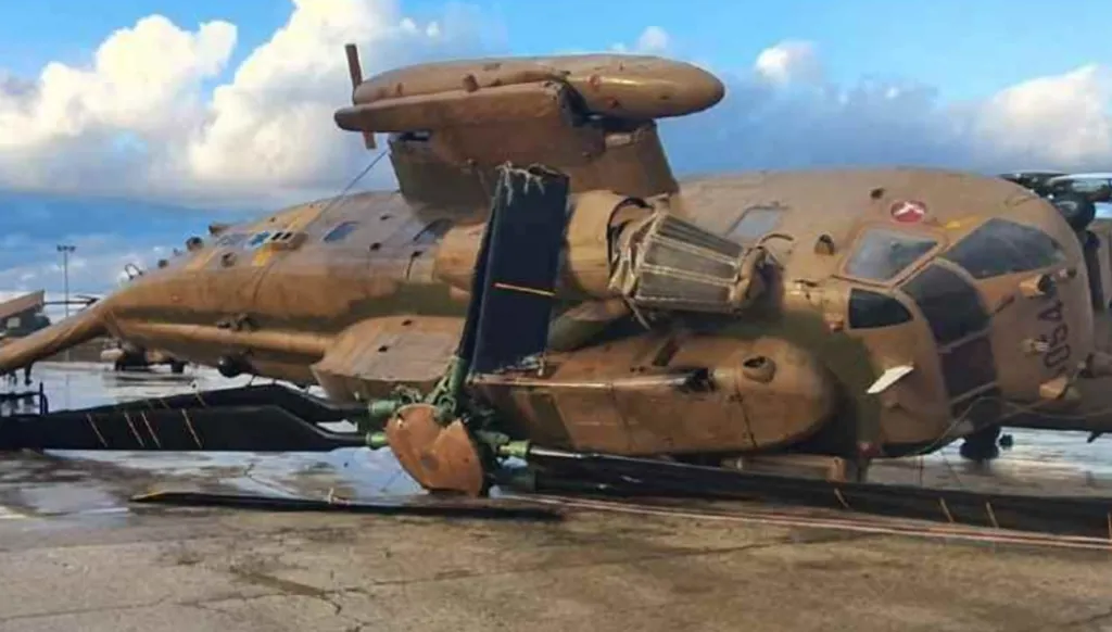 الرياح القوية تتسبب بانقلاب مروحية عسكرية في اسرائيل