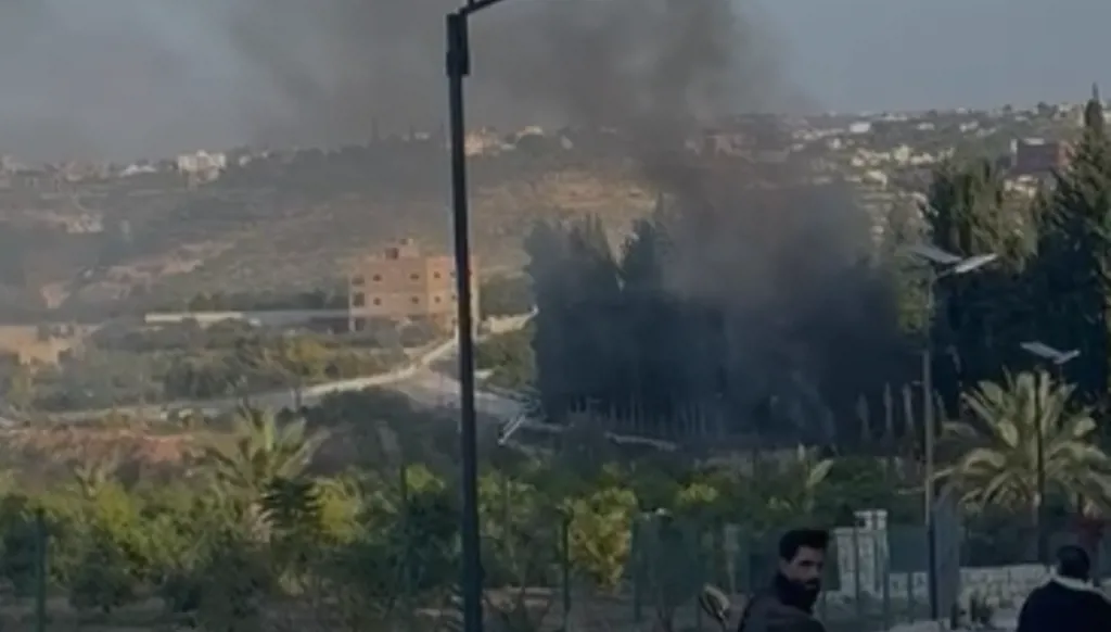 الجيش الإسرائيلي يؤكد قصف شاحنة على طريق صور جنوبي لبنان... وبلدية طيردبا تحذّر