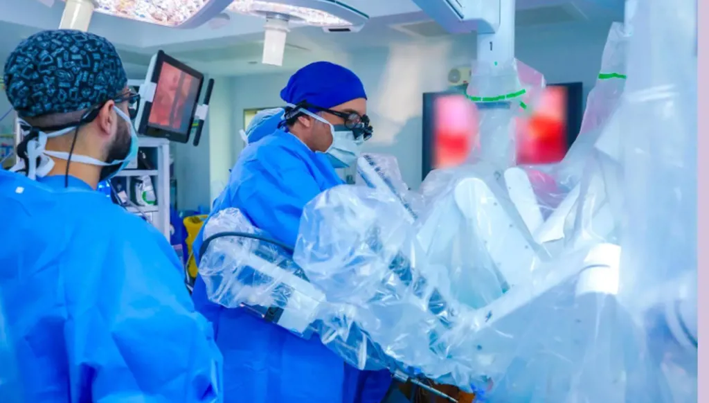 مستشفى سعودي يزرع مضخة قلب اصطناعية بدون شق الصدر باستخدام الروبوت