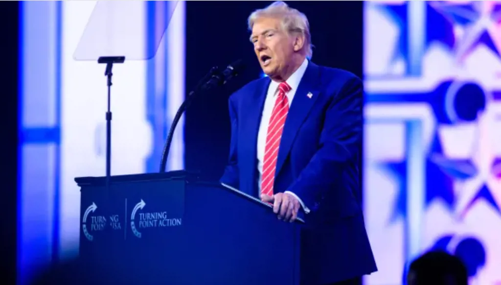 ترامب يوقّع أوامر تعترف بجنسين فقط: ذكور وإناث... لا ثالث لهما