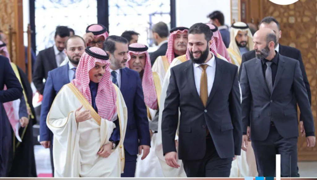 بن فرحان يلتقي الشرع في دمشق: الرياض منخرطة في مباحثات رفع العقوبات عن سوريا