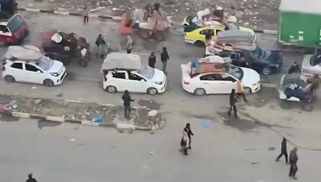 بالفيديو-تكبيرات في الطريق الى شمال غزة: "لقد هرمنا بانتظار اللحظة"