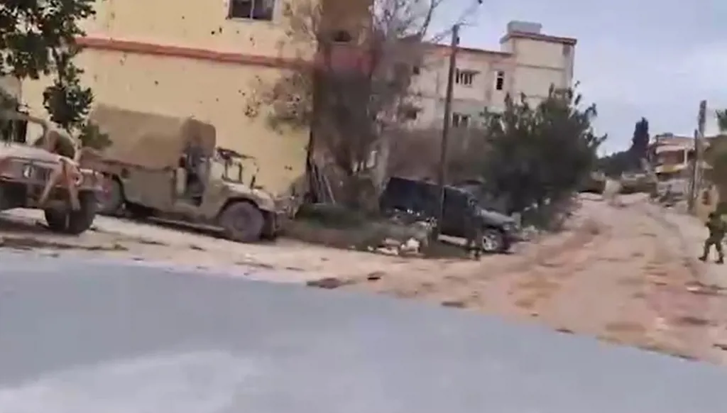 بالفيديو- صحافي يفقد أخاه برصاص إسرائيلي في الجنوب