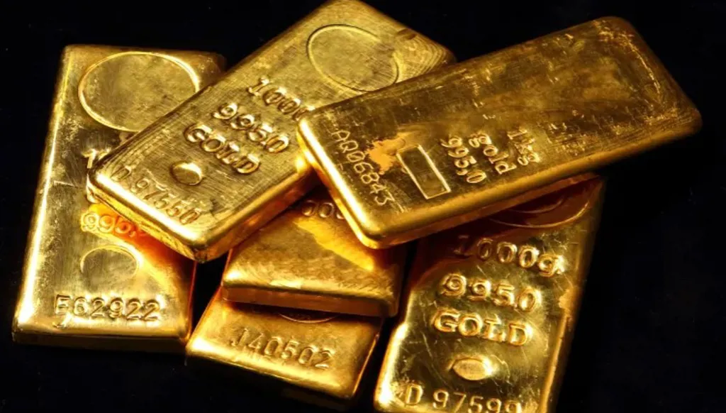 ترامب يلوح بالرسوم الجمركية... والذهب يسجل مستوى قياسياً