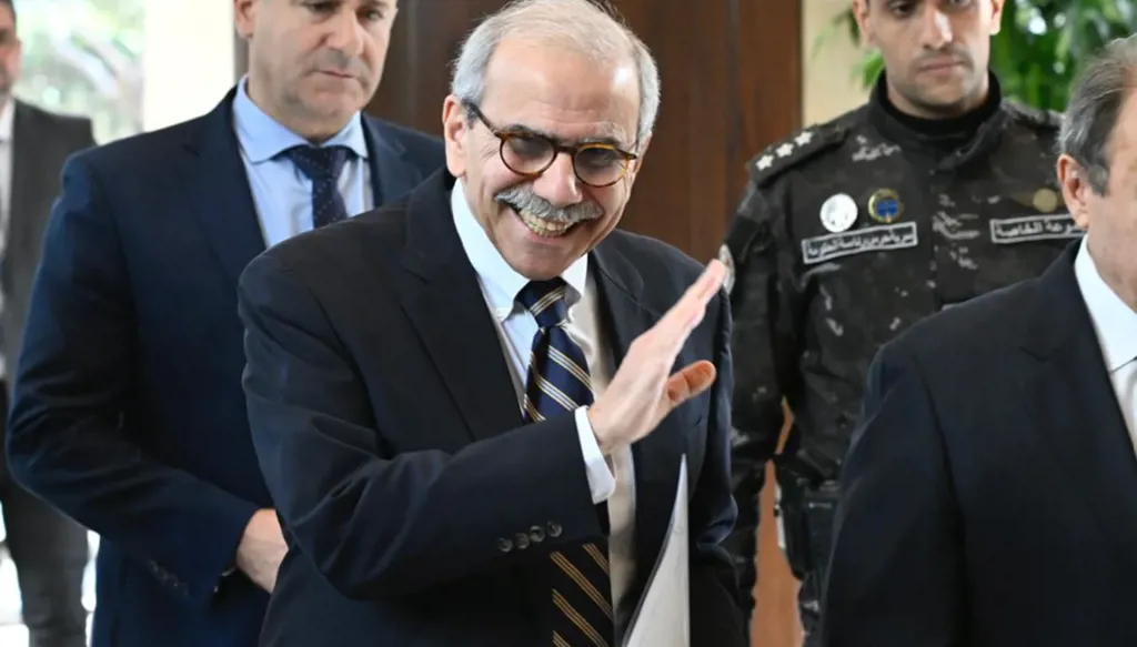 نواف سلام: تشكيل الحكومة يتقدم إيجاباً... ولا أسماء وزارية تفرض عليّ