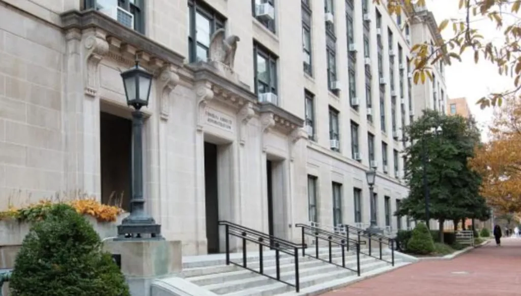 ترامب ماض في خطته... نحو 75 ألف موظف اتحادي وافقوا على التسريح