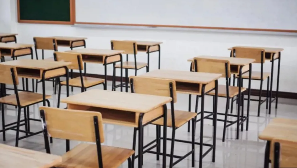 هل ستُقفَل المدارس في لبنان خلال المنخفض القطبي "آدم"؟