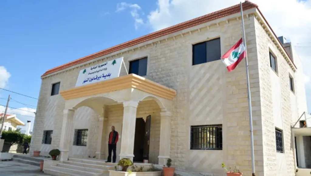 انفجار قوي في ديرقانون النهر جنوبي لبنان... ماذا حصل؟