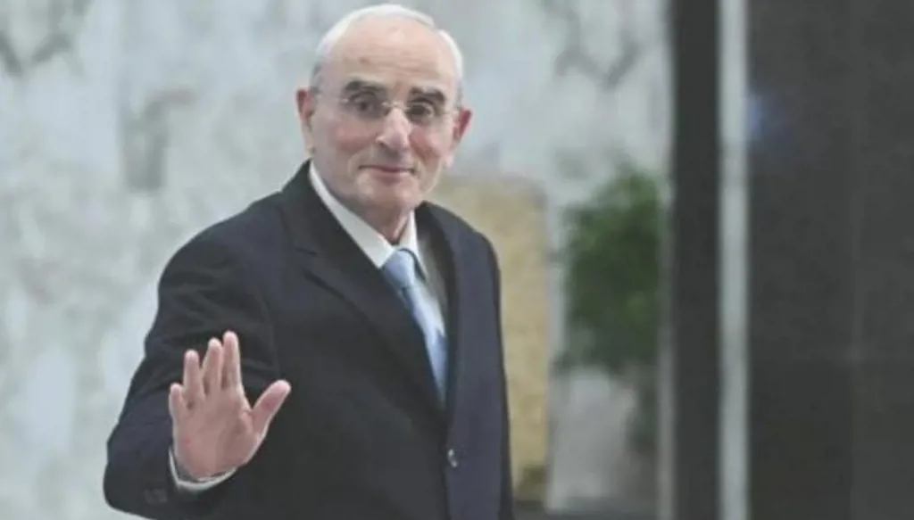 وزير الدفاع اللبناني يصدر قراراً حول الأسلحة