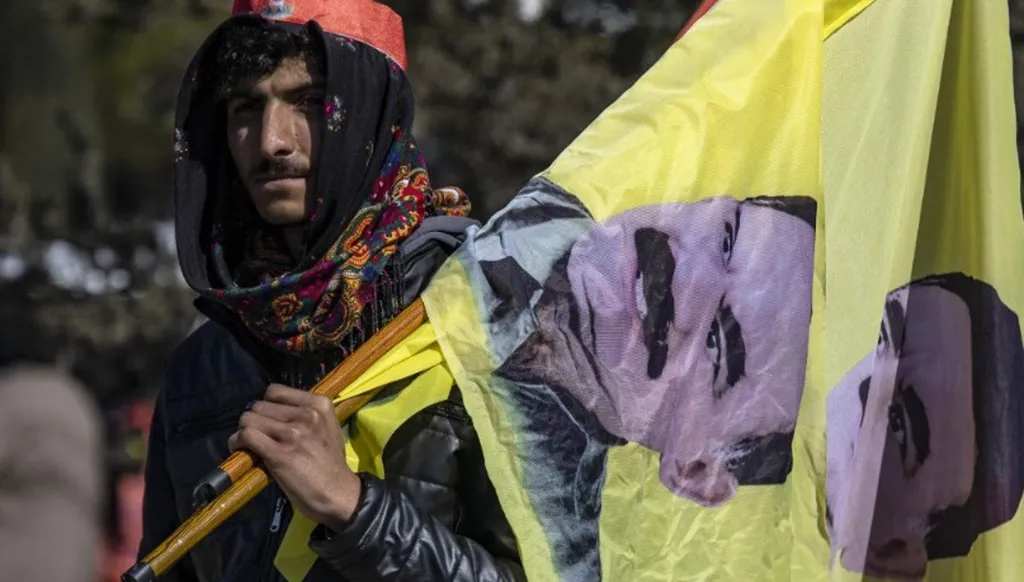 الحزب الحاكم في تركيا: على الأكراد في العراق وسوريا أن يلقوا أسلحتهم