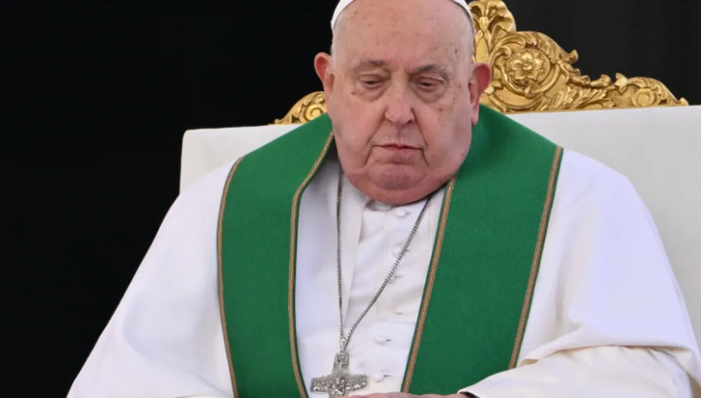 الفاتيكان: البابا عانى من نوبتي قصور حاد في الجهاز التنفسي