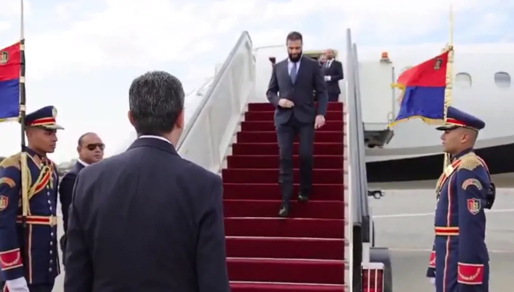 الشرع في القاهرة للمشاركة في القمة العربية الطارئة بشأن غزة (فيديو)