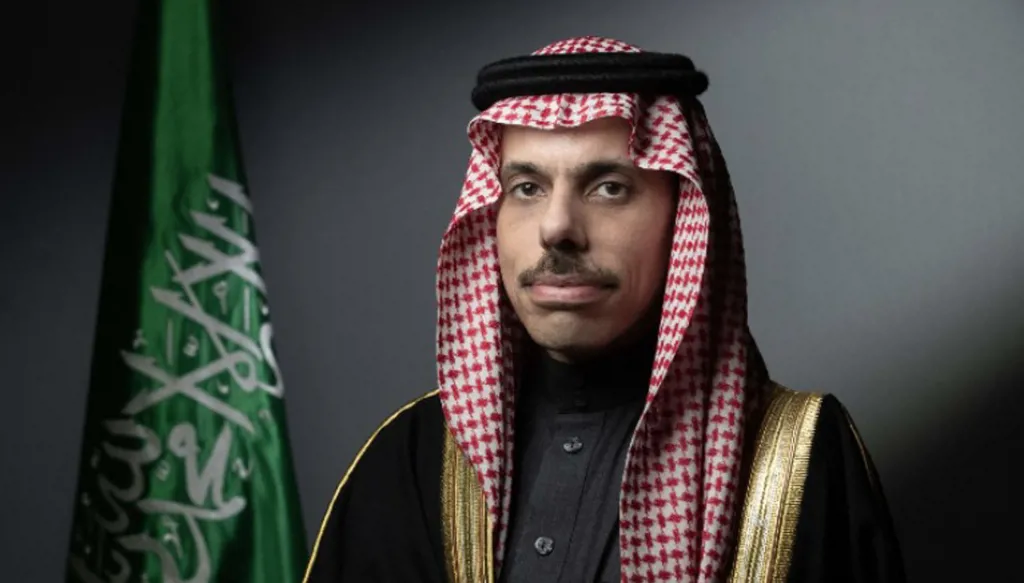 وزير الخارجية يمثل السعودية في القمة العربية في القاهرة