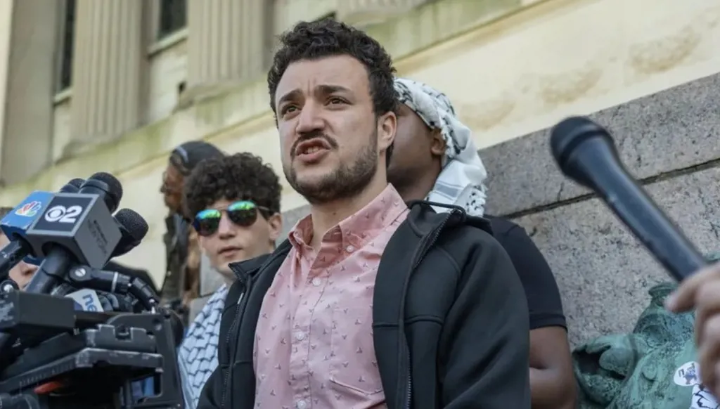 محمود خليل الطالب الفلسطيني بجامعة كولومبيا يصف نفسه بالسجين السياسي