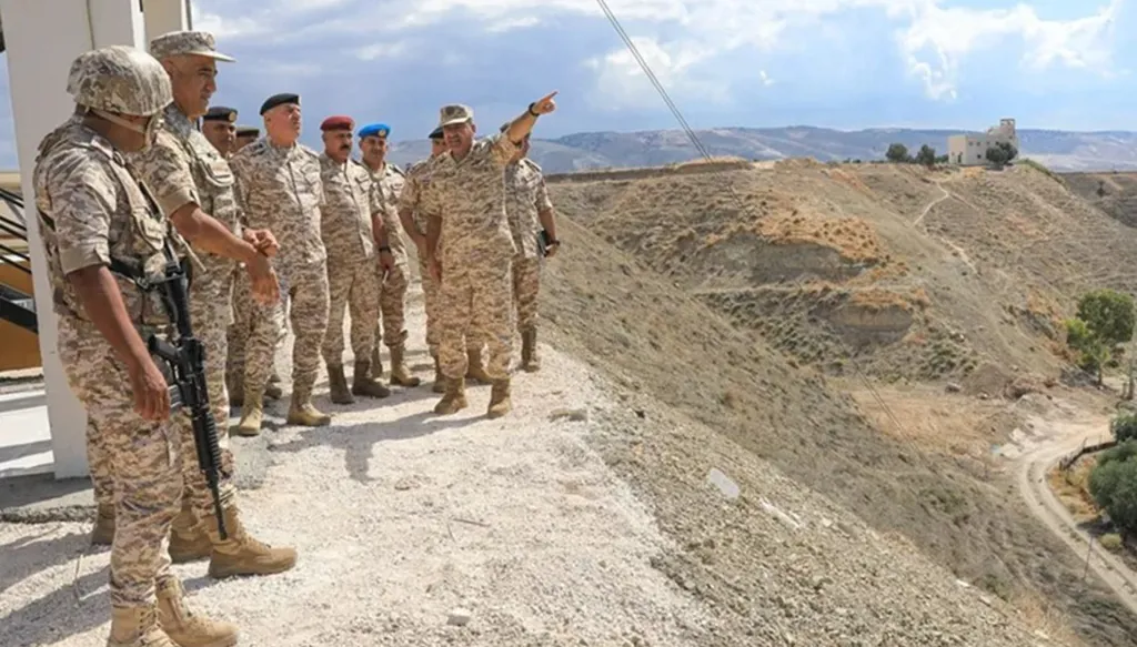 القوات المسلحة الأردنية تقبض على شخصين حاولا التسلل من سوريا