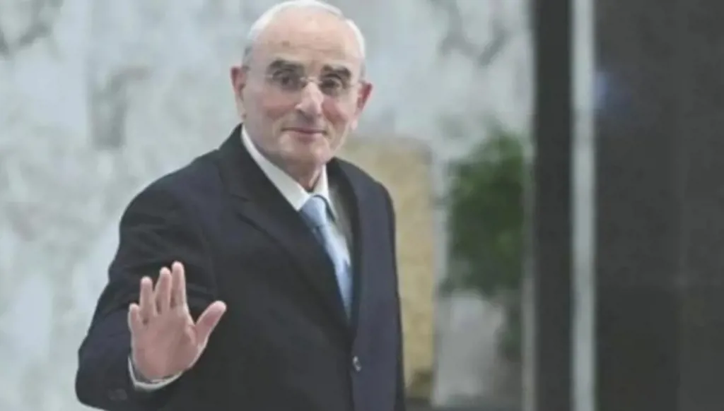 وزير الدفاع اللبناني يصل إلى جدة لعقد محادثات مع نظيره السوري