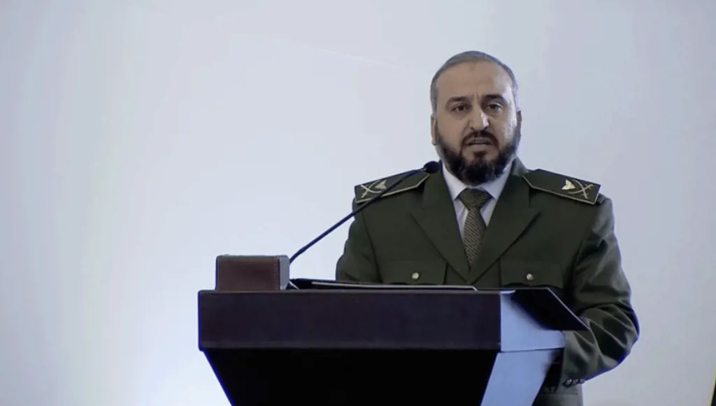 اسمه الحركي "أبو الحسن 600"... من هو وزير الدفاع مرهف أبو قصرة في الحكومة السورية الجديدة؟ (فيديو)
