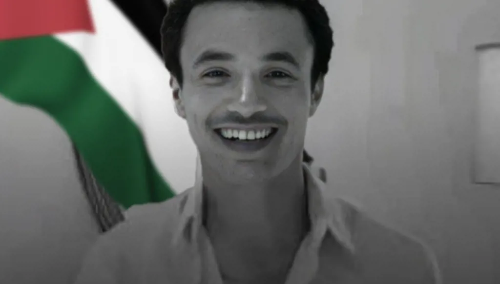 وفاة طالب أثناء رفعه علم فلسطين فوق مبنى جامعي في تونس
