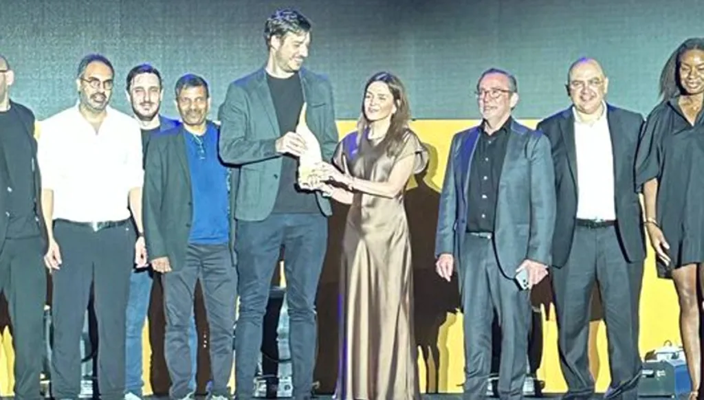 نايلة تويني تتسلم 3 جوائز كبرى حصدتها "النهار" في مهرجان "دبي لينكس": نؤمن بما نقوم به (فيديو)