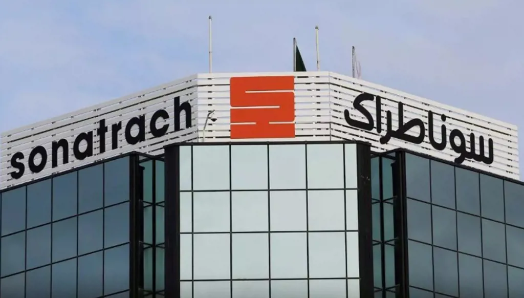 سوناطراك الجزائرية وأوكسيدنتال توقعان مذكرتي تفاهم للتعاون في المحروقات