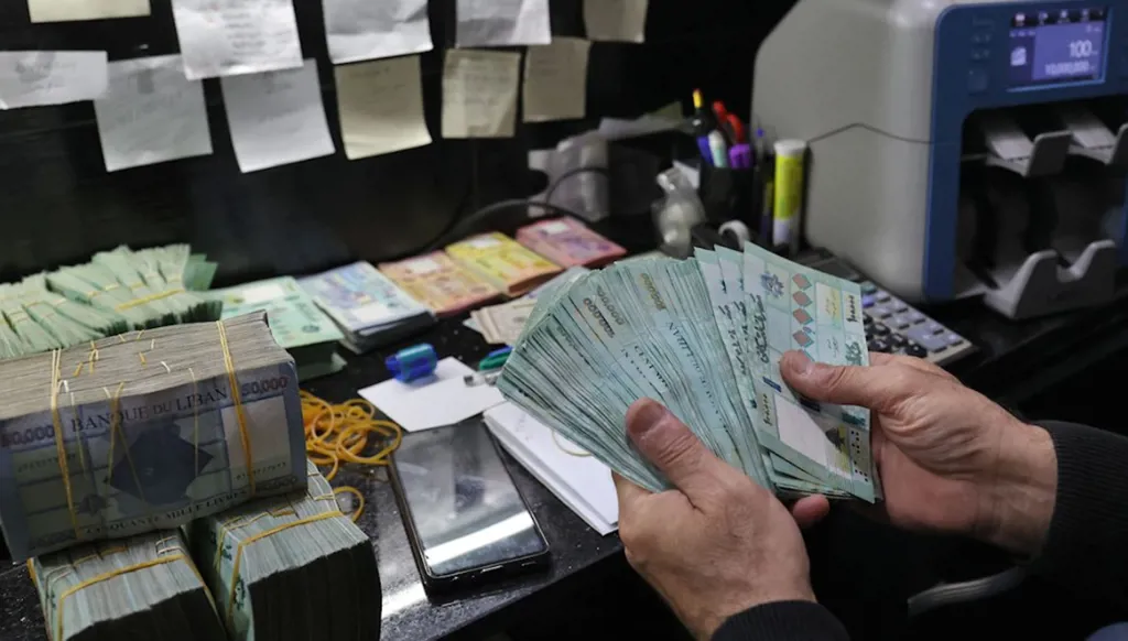 مصرفي عريق: مستقبل المصارف في لبنان لا يُبشّر بالخير