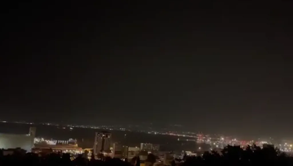 صفارات الإنذار تدوي شمالي إسرائيل بعد إطلاق صاروخ من اليمن (فيديو)