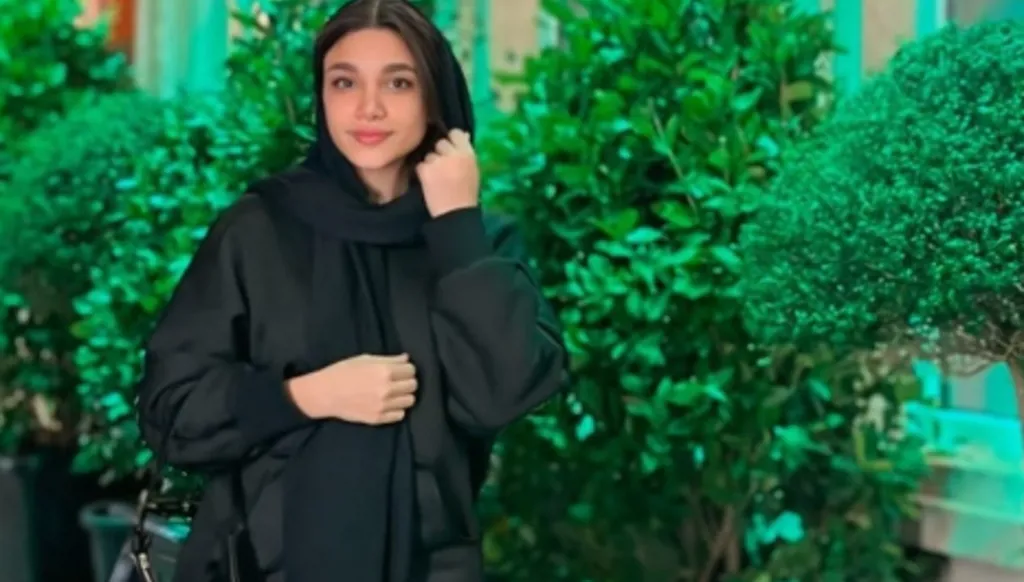 أب يقتل ابنته طعناً في إيران لعملها في صالون للتجميل (فيديو)