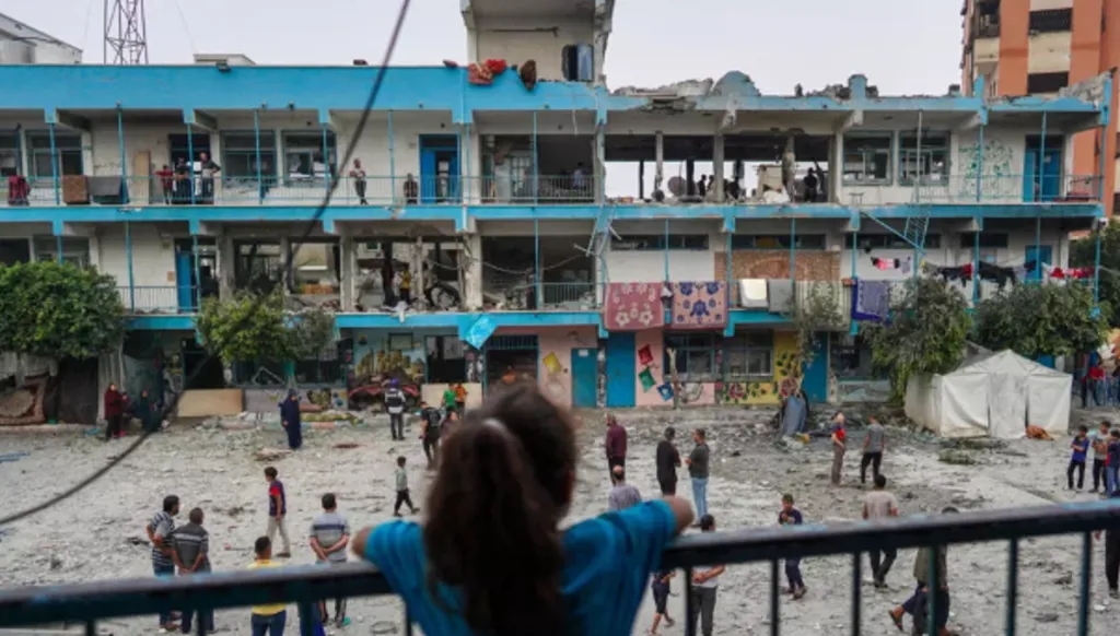 ضربة إسرائيليّة ثانية على تجمّع للنازحين في غزة... والاتحاد الأوروبي يعلّق