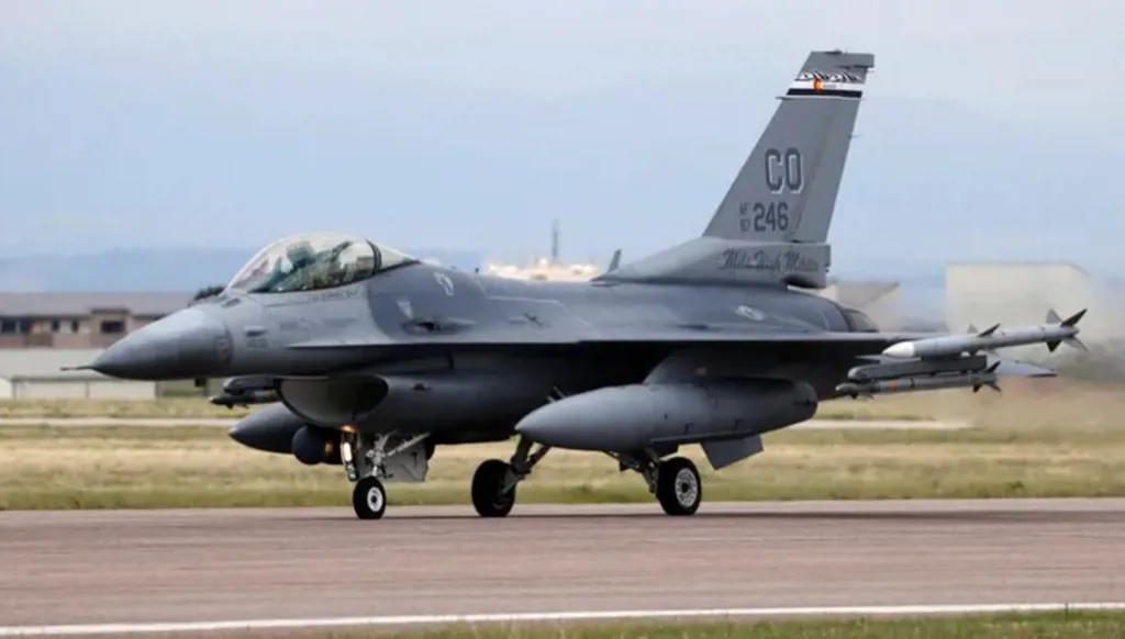 الخارجية الأميركية توافق على بيع محتمل لطائرات هليكوبتر ودعم إف-16 للإمارات