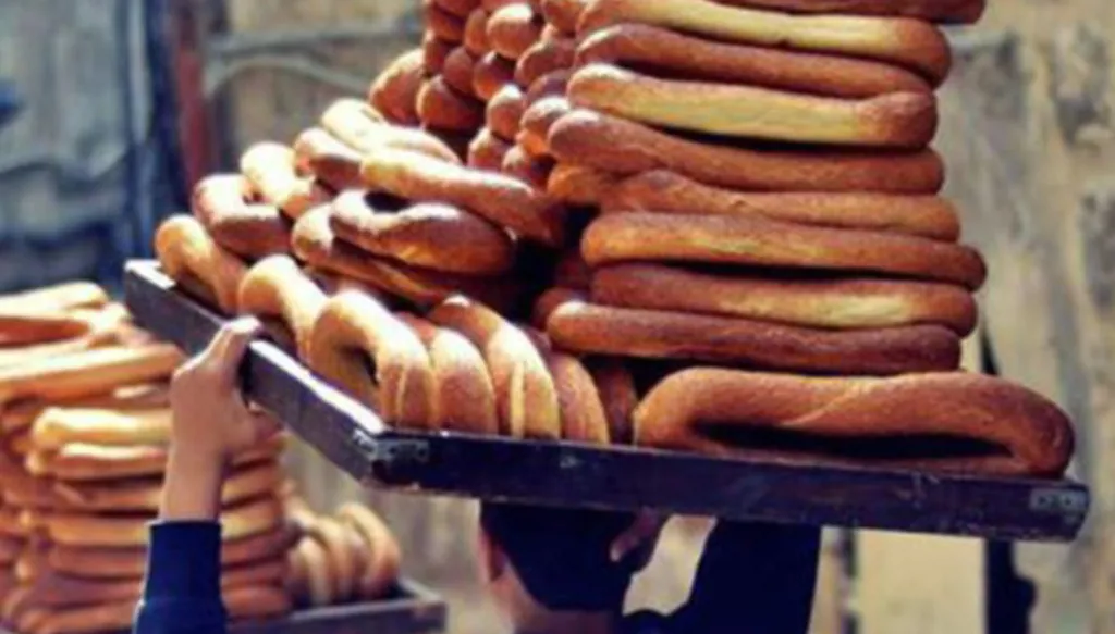 طرابلس... بائع كعك يطعن طالباً