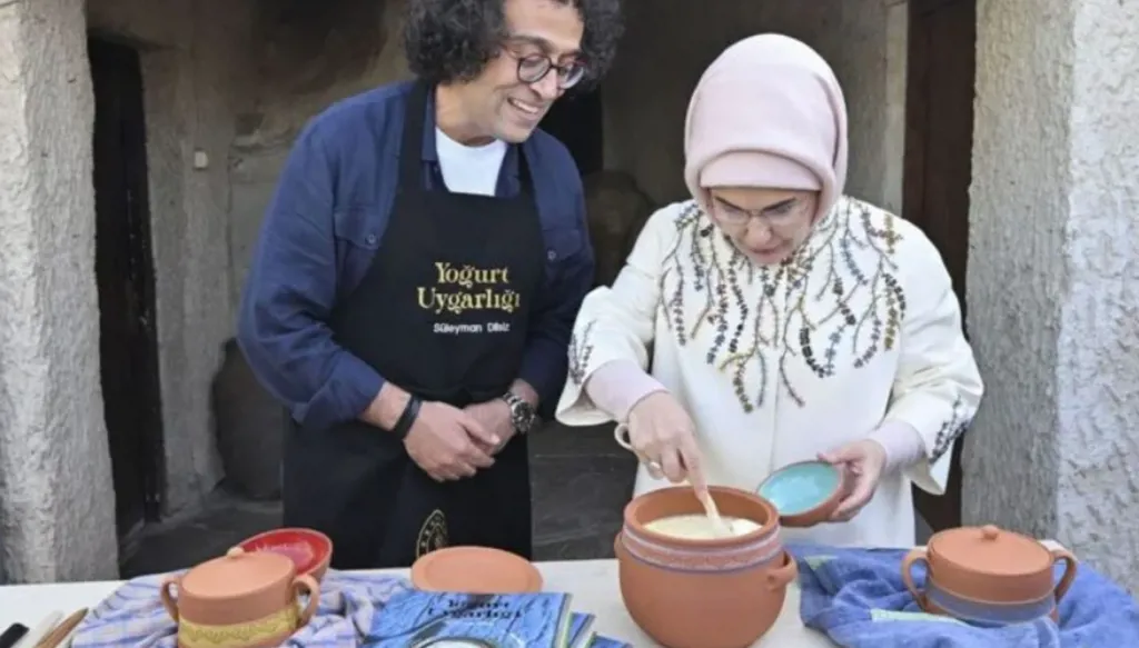 أمينة أردوغان "شيف" في متحف غوراي لصناعة الزبادي