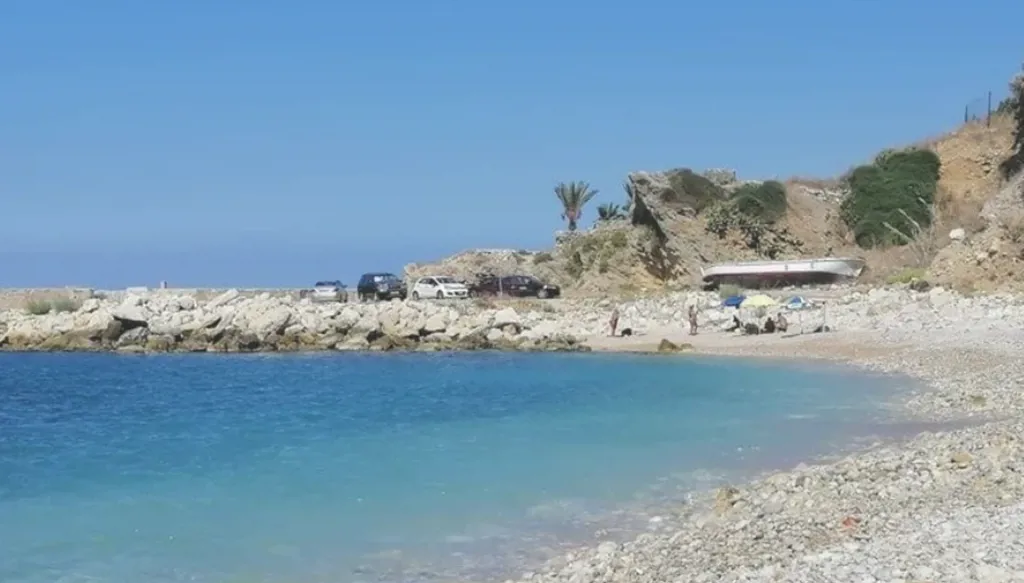 بلدية جبيل: "البيكنيك" ممنوع على الشاطئ... والسباحة بالزي المخصص فقط