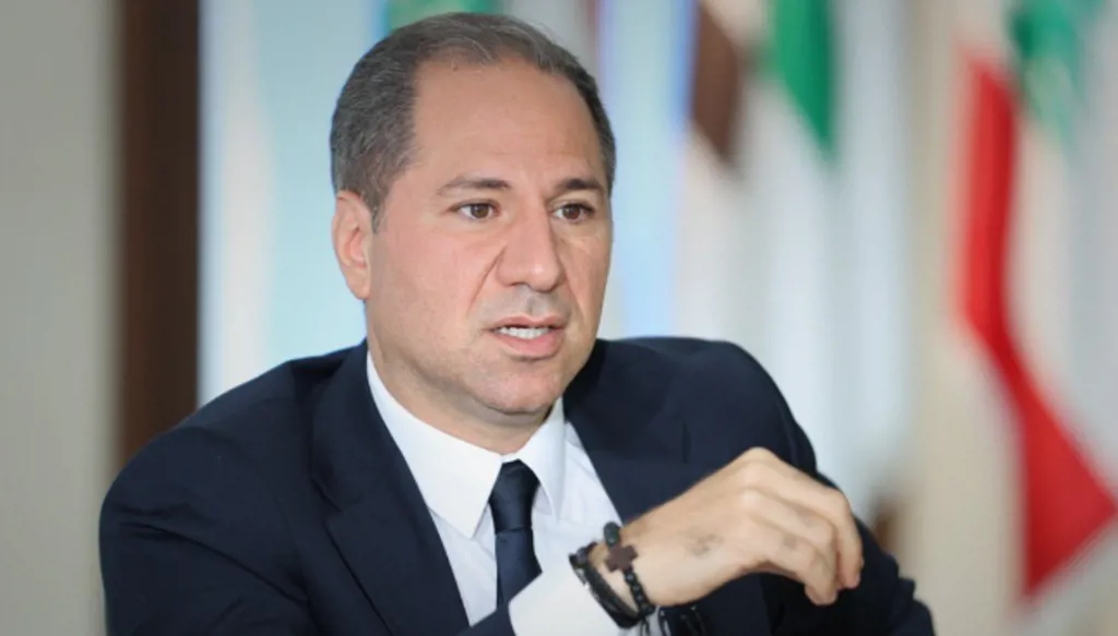 سامي الجميل: السلاح يشكل خطراً على لبنان لأنه يحول دون وصول المساعدات