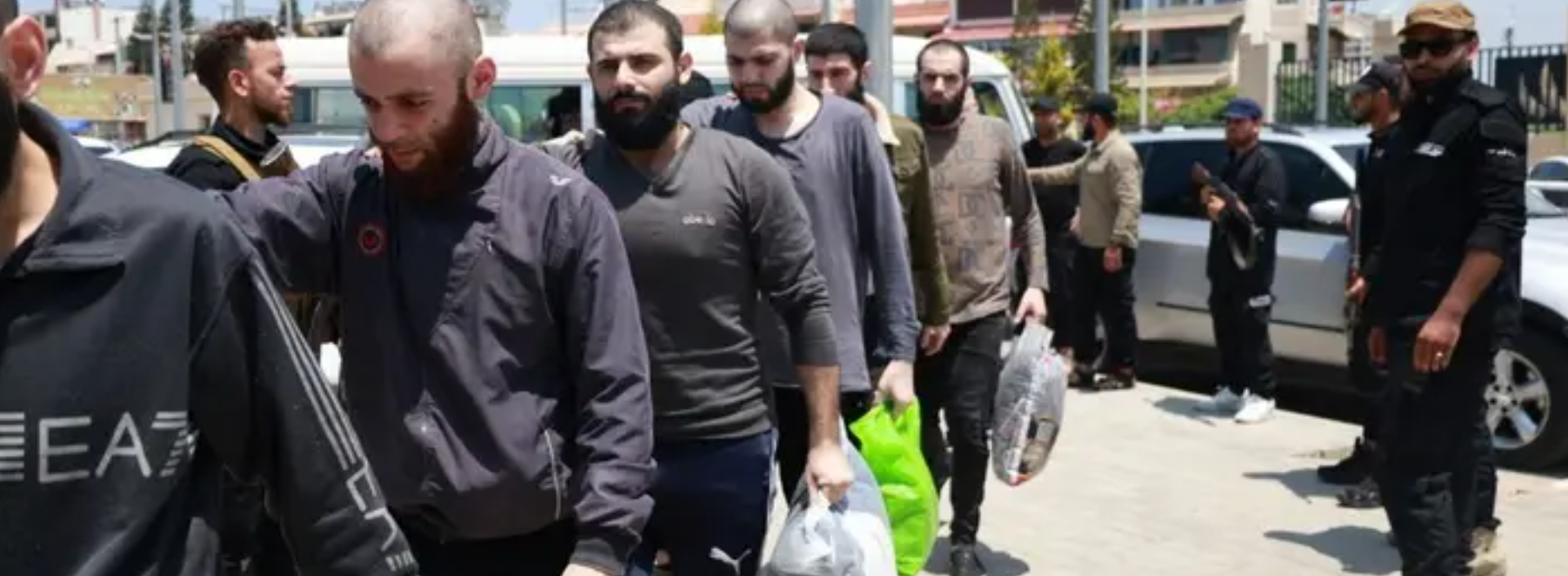 عدد من الموقوفين الذين أطلق سراحهم (نقلاً عن وزارة الداخلية السورية )