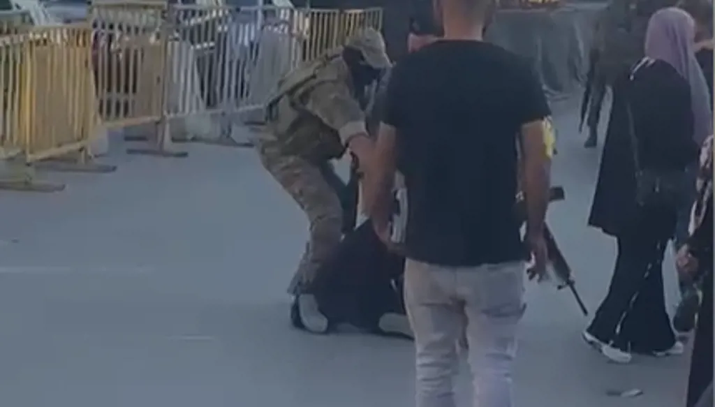 حقيقة ما جرى في مقام السيدة خولة في بعلبك: لا "داعشي"... بل حالة صحية خاصة